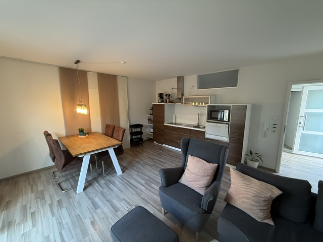 Küche und Essbereich im M&M Ferienapartment Ludwigshöhe