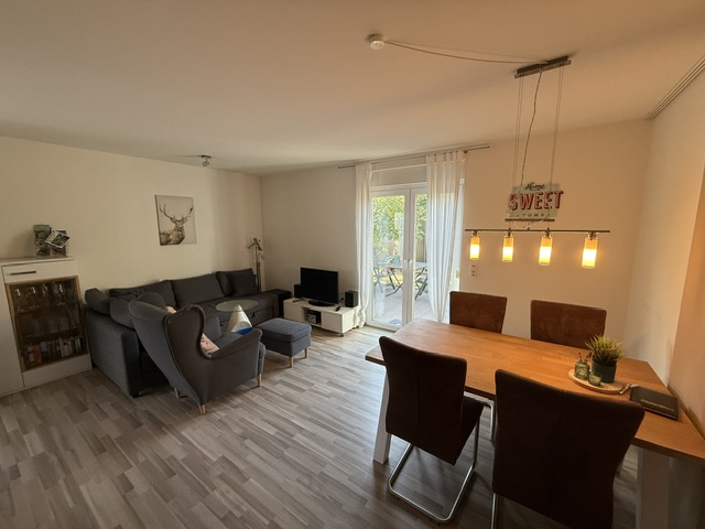 Wohn- und Essbereich im M&M Ferienapartment Ludwigshöhe